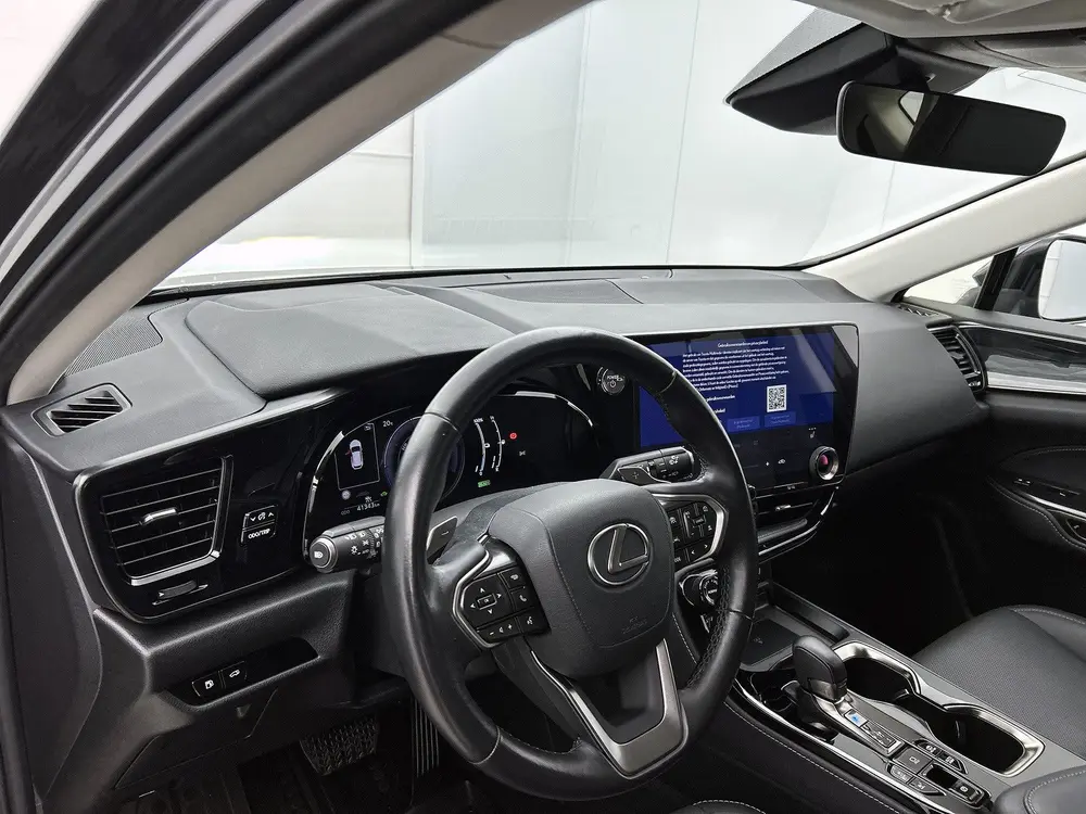 Lexus NX 450h+ AWD Luxury Line uit 2023, foto 17