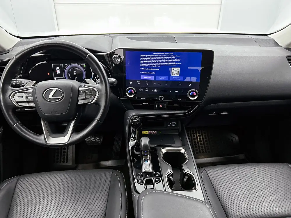 Lexus NX 450h+ AWD Luxury Line uit 2023, foto 4