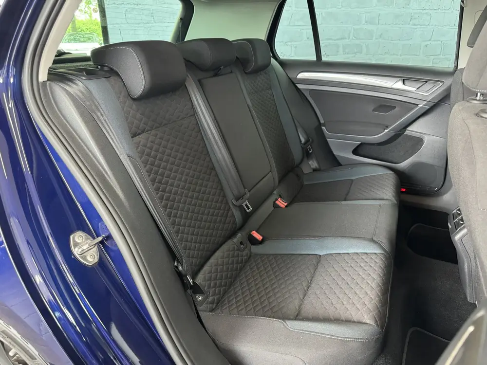 Volkswagen Golf 1.0 TSI Highline ACC Navigatie Stoelverwarmi uit 2019, foto 10