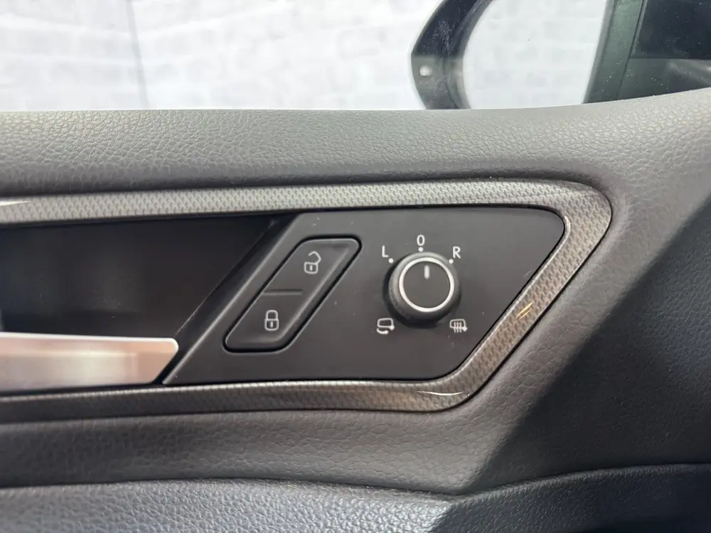 Volkswagen Golf 1.0 TSI Highline ACC Navigatie Stoelverwarmi uit 2019, foto 18