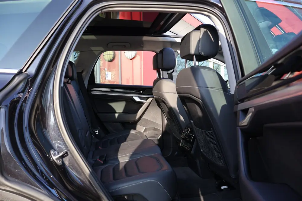Volkswagen Touareg 3.0 TDI 4MOTION | Panoramadak | Winter Pa uit 2019, foto 17