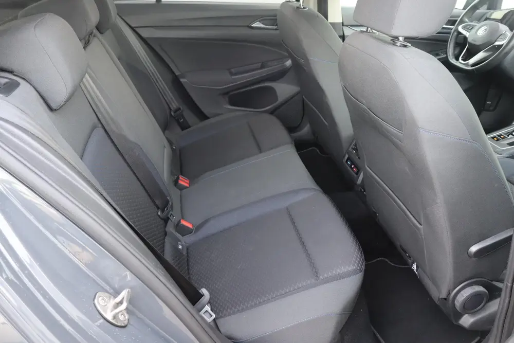 Volkswagen Golf 1.0 eTSI Life Business BTW auto, Navigatie uit 2020, foto 15
