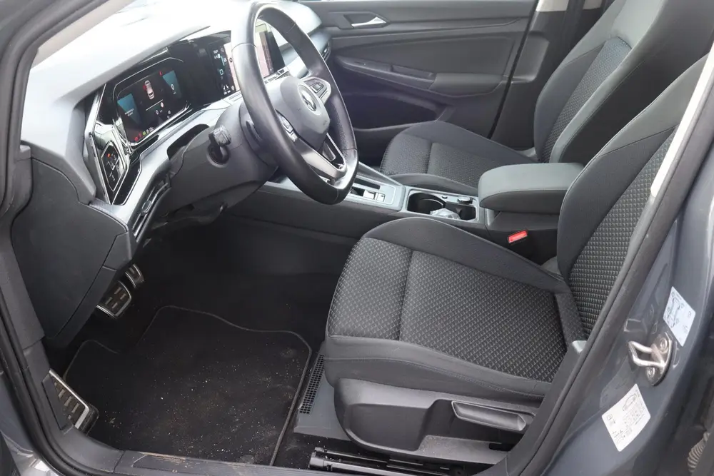 Volkswagen Golf 1.0 eTSI Life Business BTW auto, Navigatie uit 2020, foto 18