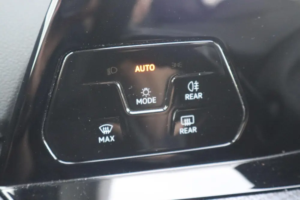 Volkswagen Golf 1.0 eTSI Life Business BTW auto, Navigatie uit 2020, foto 20
