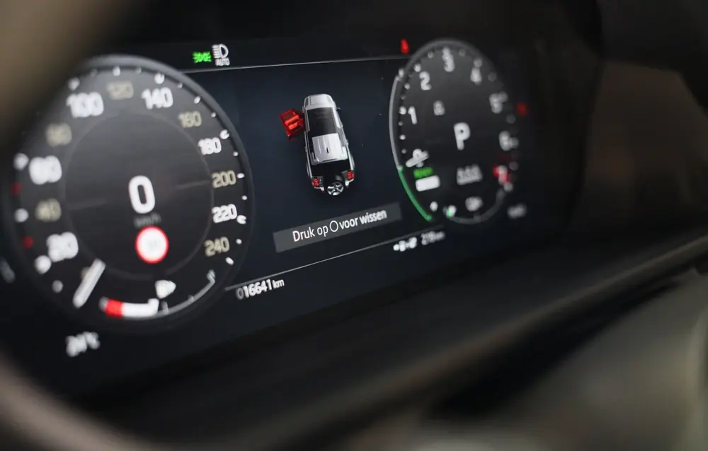Land Rover Defender 110 2.0 P300e 110 X-Sport SE / Head Up / uit 2025, foto 12
