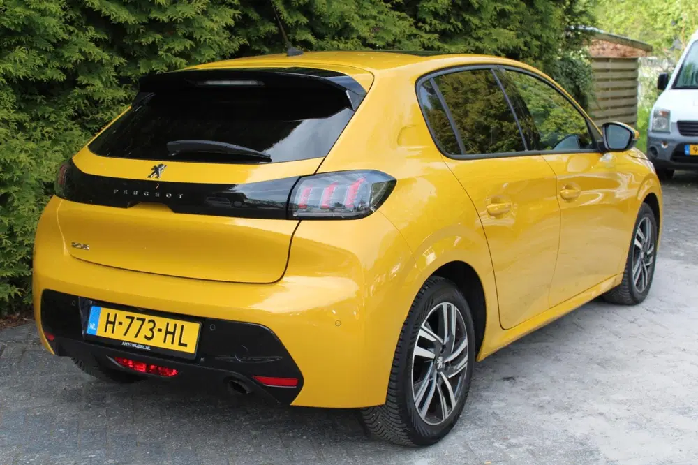 Peugeot 208 1.5 BlueHDi Blue Lease Allure 102PK uit 2020, foto 2