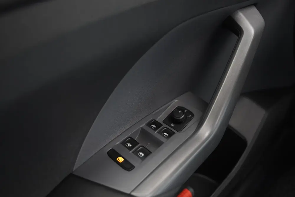 Volkswagen T-Cross 1.0 TSI 95pk Life Navigatie Airco Adaptie uit 2021, foto 20