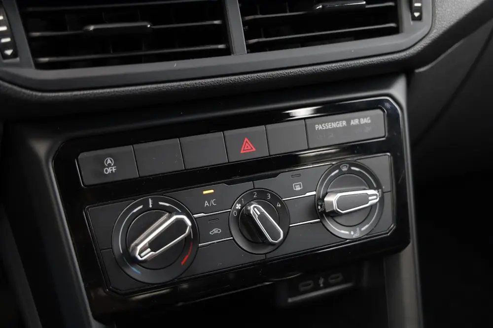 Volkswagen T-Cross 1.0 TSI 95pk Life Navigatie Airco Adaptie uit 2021, foto 8