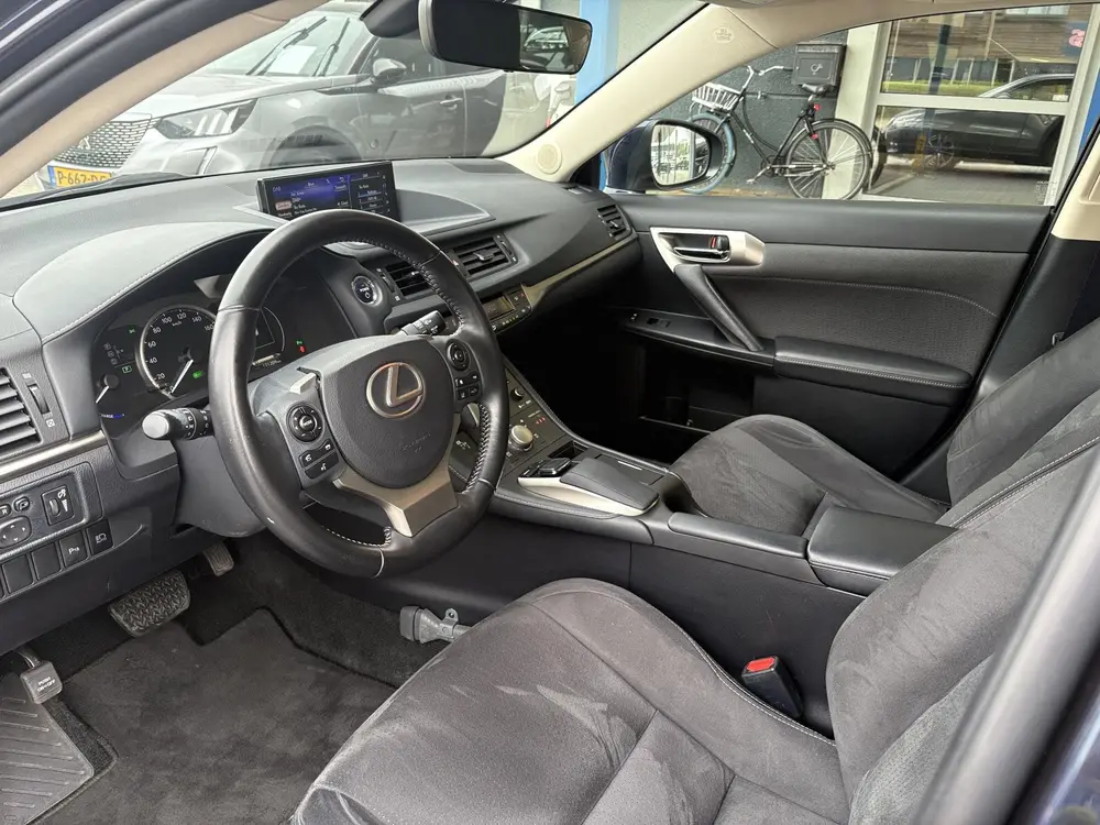 Lexus CT 200h Ultimate Edition 136pk | Achteruitrijcamera | uit 2021, foto 16