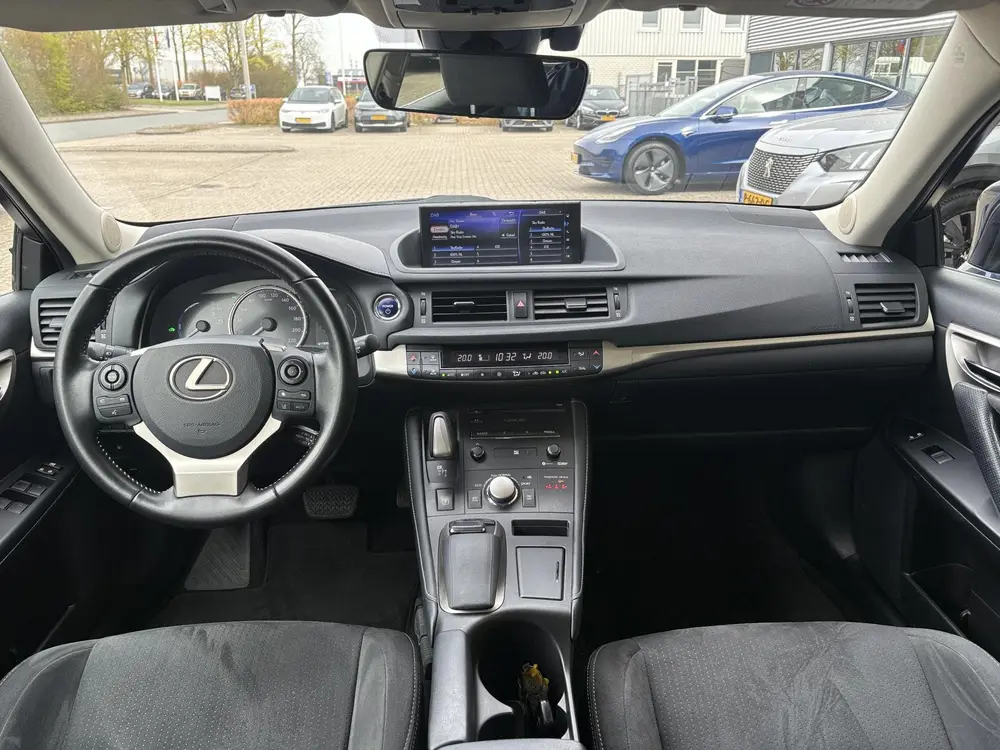 Lexus CT 200h Ultimate Edition 136pk | Achteruitrijcamera | uit 2021, foto 17
