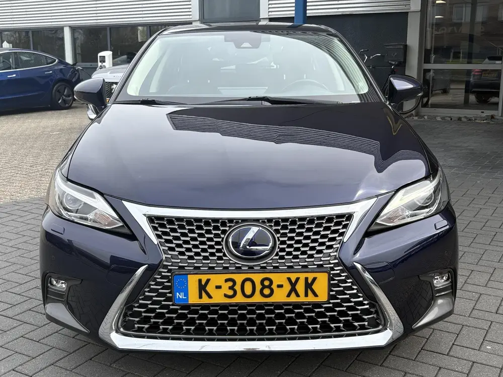 Lexus CT 200h Ultimate Edition 136pk | Achteruitrijcamera | uit 2021, foto 2