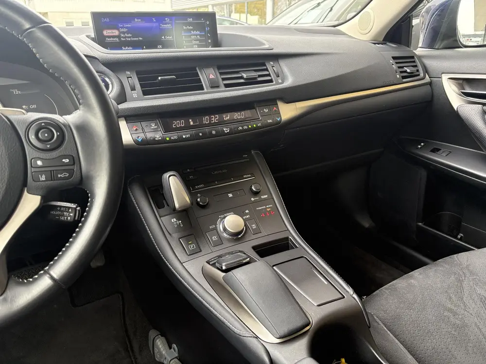 Lexus CT 200h Ultimate Edition 136pk | Achteruitrijcamera | uit 2021, foto 20