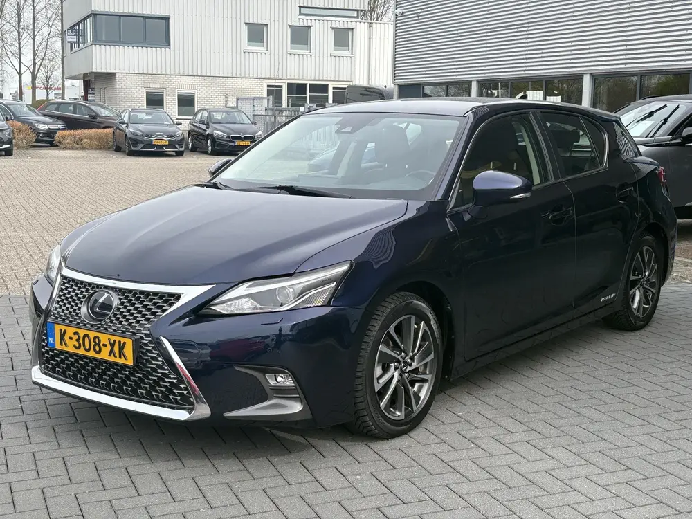 Lexus CT 200h Ultimate Edition 136pk | Achteruitrijcamera | uit 2021, foto 3
