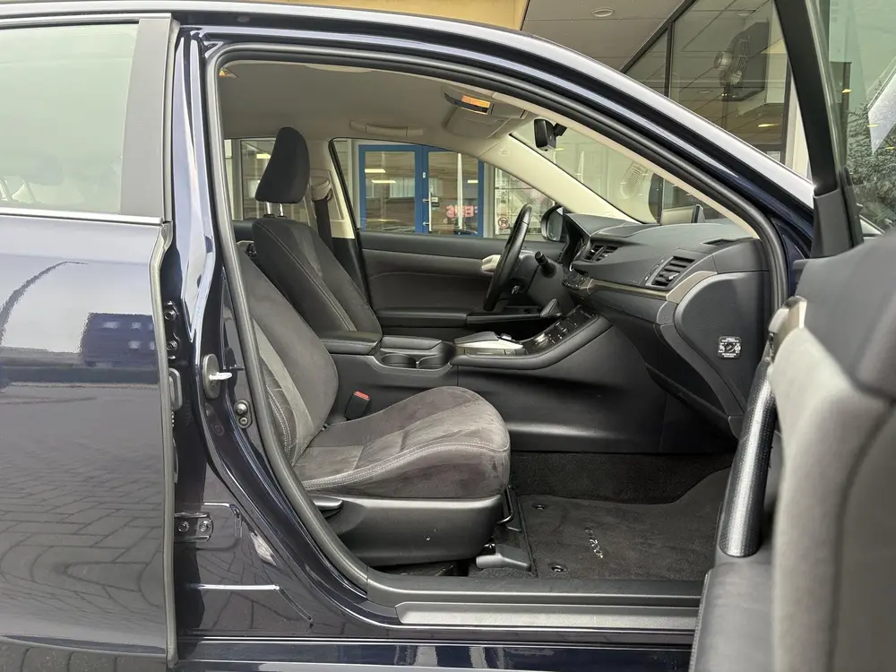 Lexus CT 200h Ultimate Edition 136pk | Achteruitrijcamera | uit 2021, foto 5