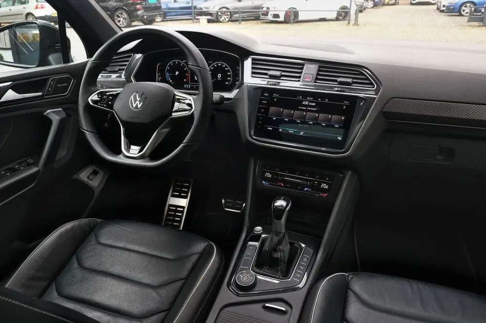 Volkswagen Tiguan 2.0 TSI R-Line 4Motion Pano, Digitaal, Led uit 2022, foto 2