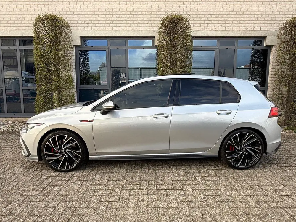 Volkswagen Golf 2.0 TSI GTI |PANO|IQ-LIGHT|DSG| uit 2021, foto 2