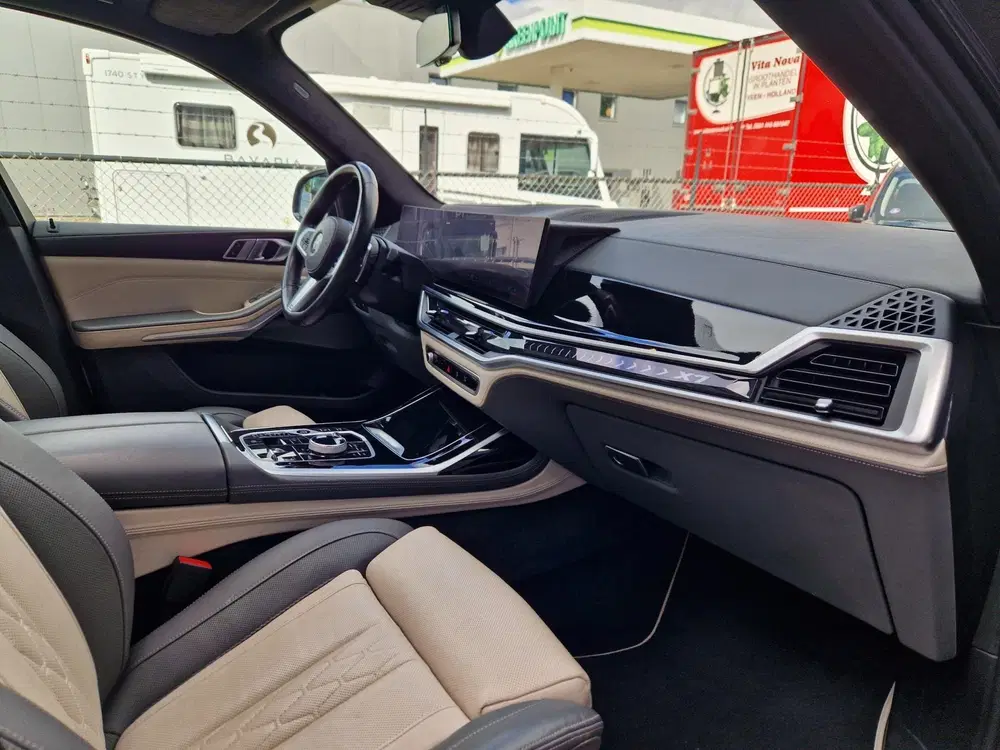 BMW X7 XDrive40d M Sport uit 2022, foto 16
