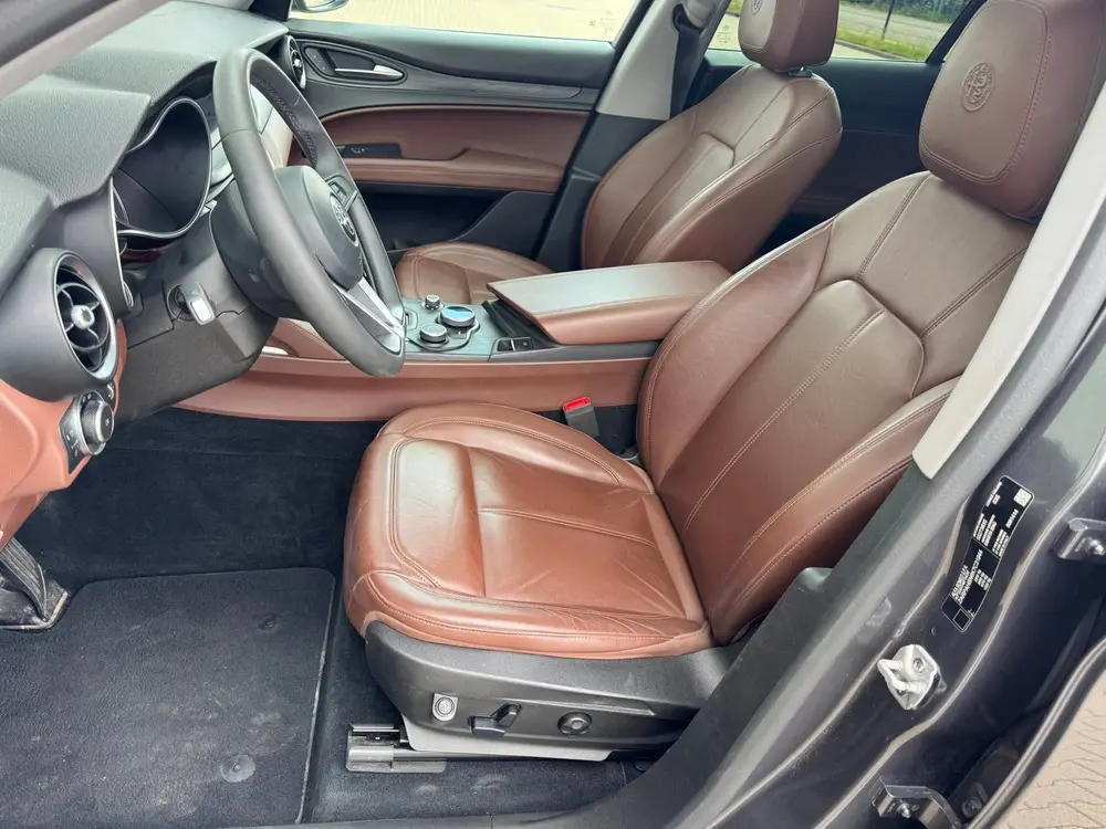 Alfa Romeo Stelvio 2.0 T AWD Ti Pano Navi Leer Trekhaak Adap uit 2020, foto 15