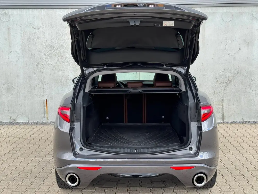 Alfa Romeo Stelvio 2.0 T AWD Ti Pano Navi Leer Trekhaak Adap uit 2020, foto 18
