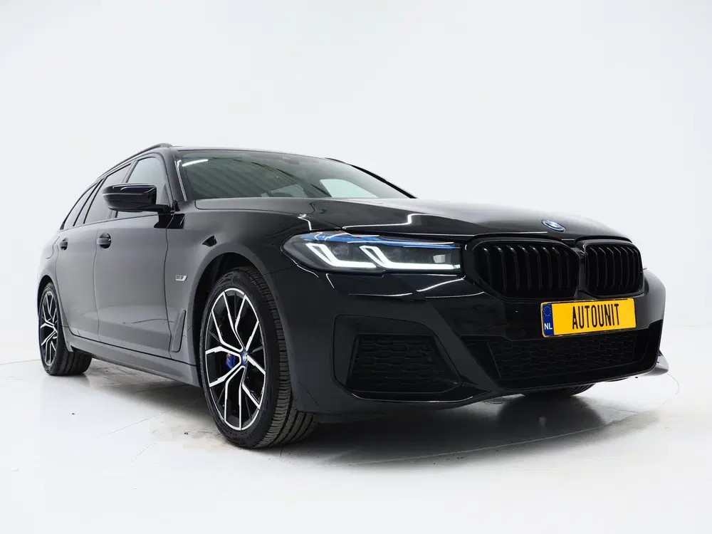 BMW 5-serie 5 Serie Touring 530e M Sport Shadow Line uit 2023, foto 12
