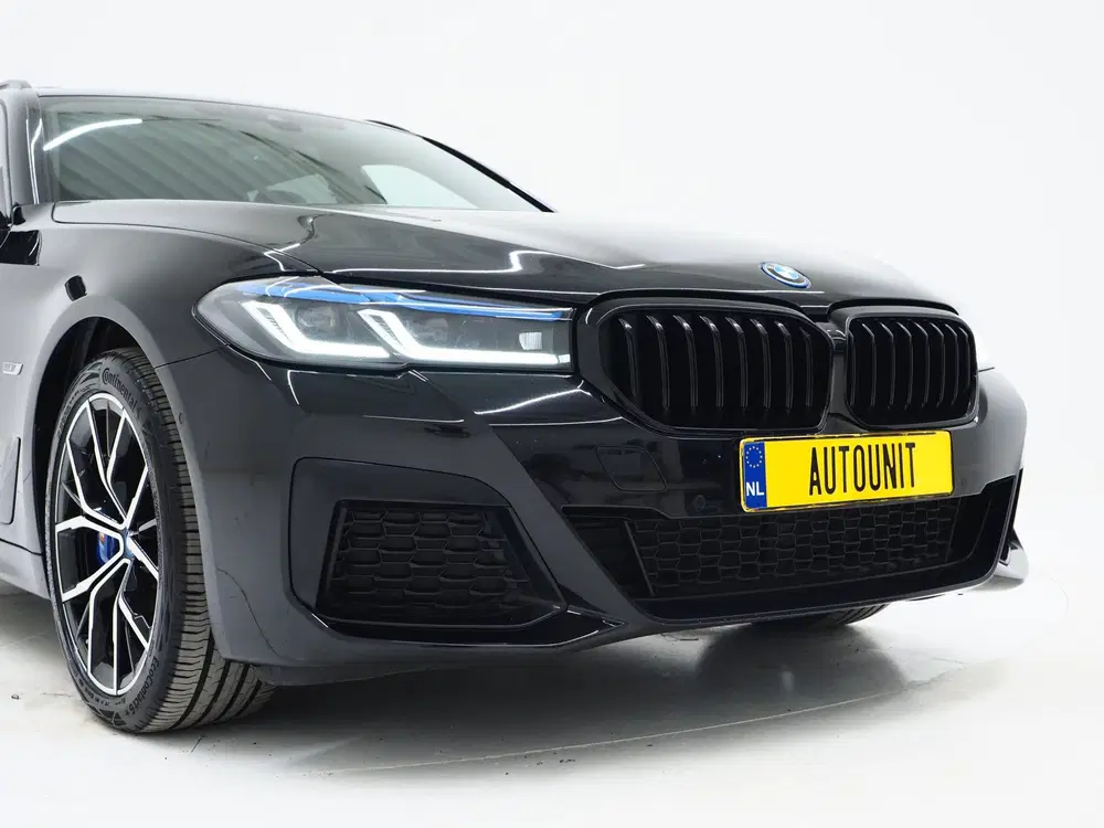 BMW 5-serie 5 Serie Touring 530e M Sport Shadow Line uit 2023, foto 13