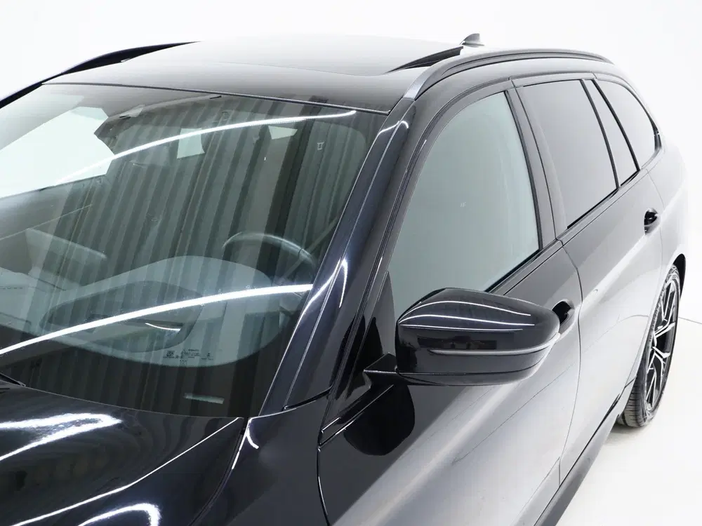 BMW 5-serie 5 Serie Touring 530e M Sport Shadow Line uit 2023, foto 14