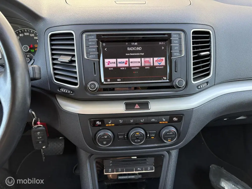 Volkswagen Sharan 1.4 TSI AUTOMAAT / 7 PERSOONS / NAVI uit 2019, foto 15