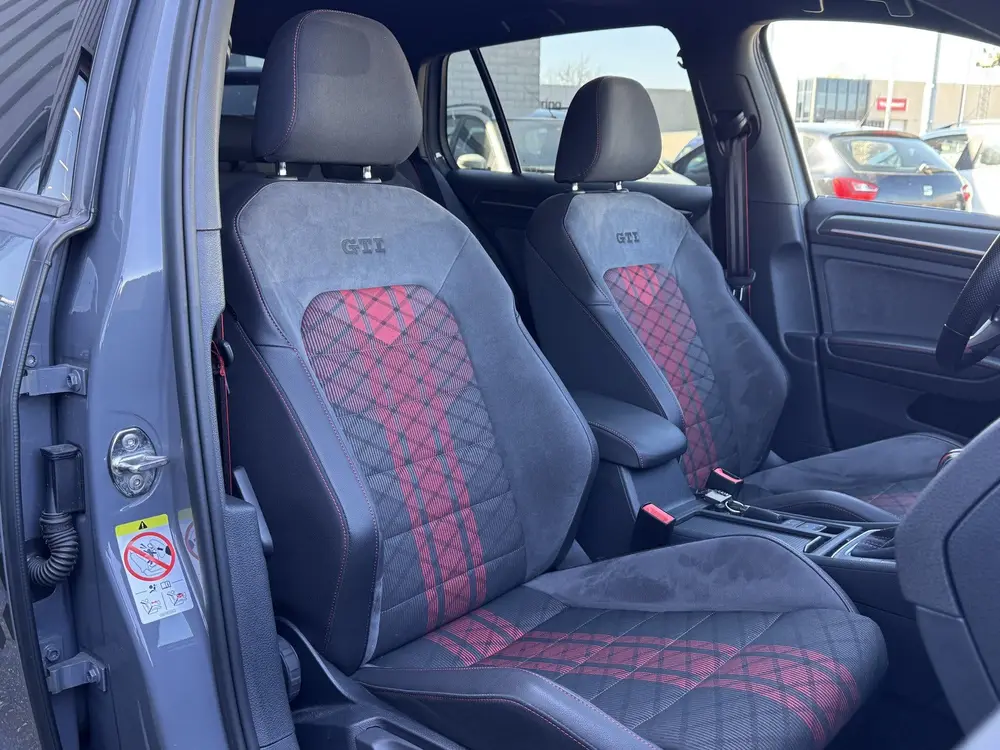 Volkswagen Golf 7,5 GTI TCR 2.0 TSI 290pk DSG / Aut. Akrapov uit 2019, foto 13