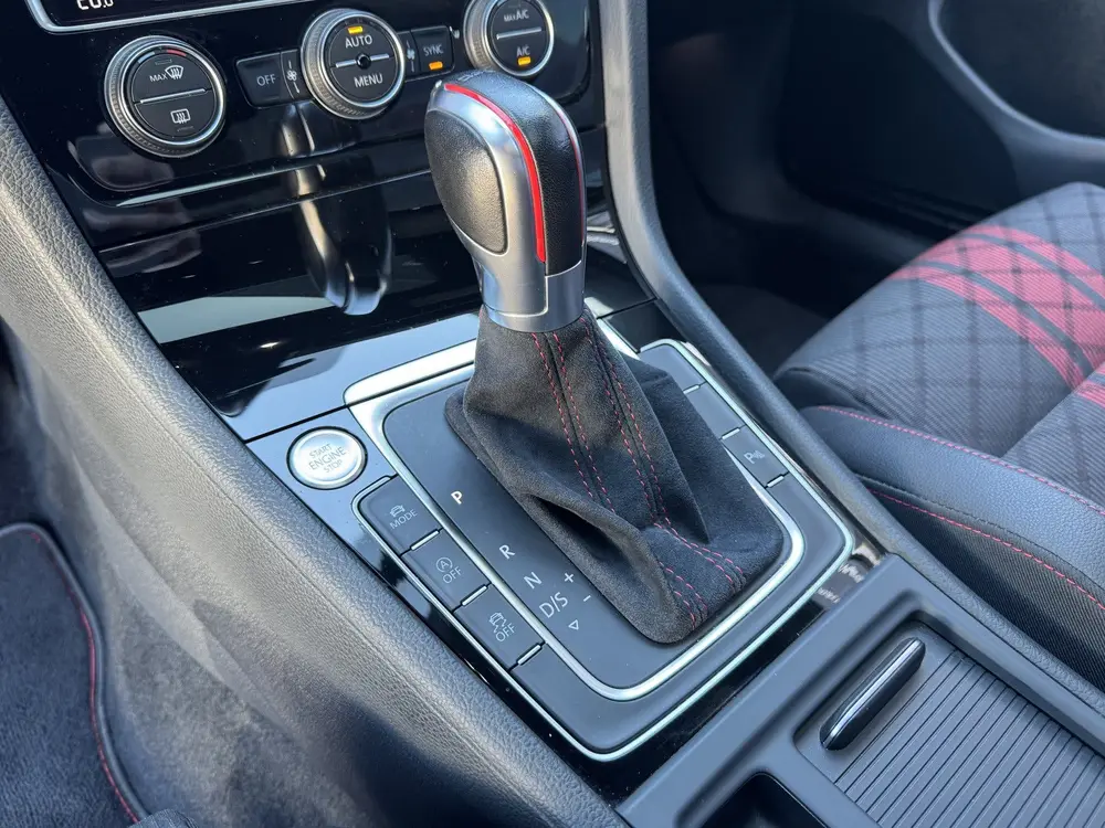 Volkswagen Golf 7,5 GTI TCR 2.0 TSI 290pk DSG / Aut. Akrapov uit 2019, foto 14