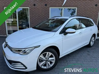 Volkswagen Golf Variant 1.0 eTSI Life DIGIDASH / CAMERA / AD uit 2022