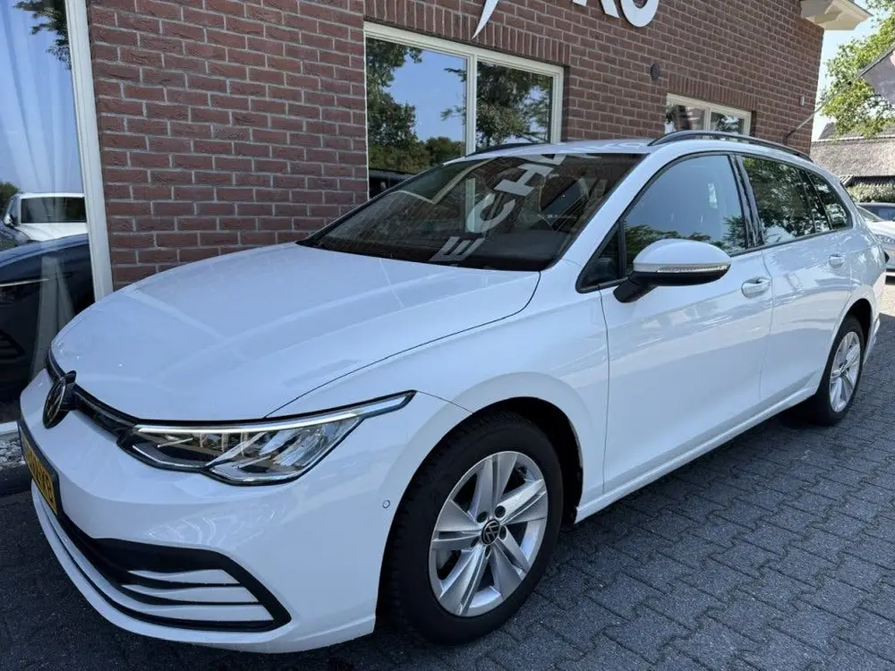 Volkswagen Golf Variant 1.0 eTSI Life DIGIDASH / CAMERA / AD uit 2022, foto 12