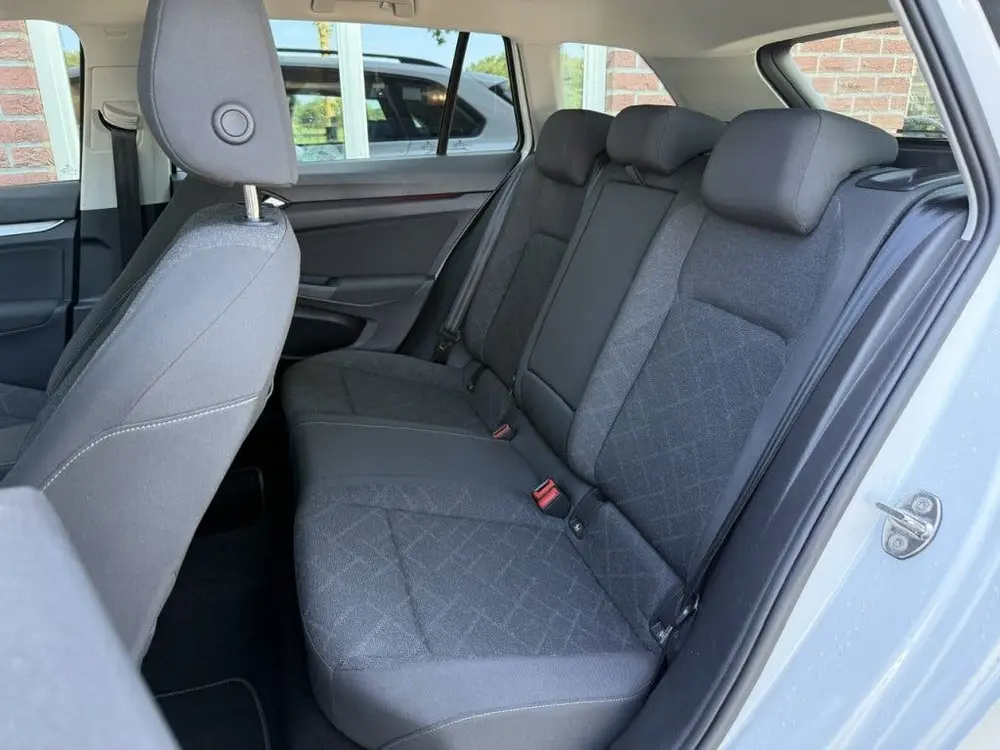 Volkswagen Golf Variant 1.0 eTSI Life DIGIDASH / CAMERA / AD uit 2022, foto 5