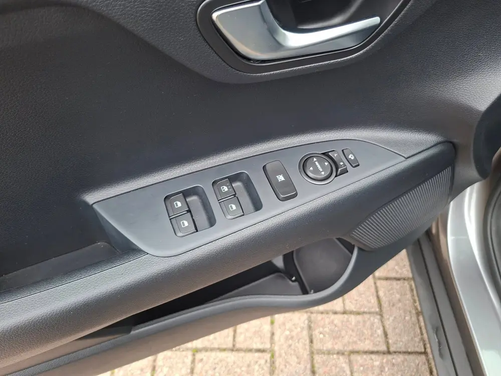 Kia Stonic 1.0 T-GDi MHEV DynamicLine carplay automaa uit 2024, foto 9