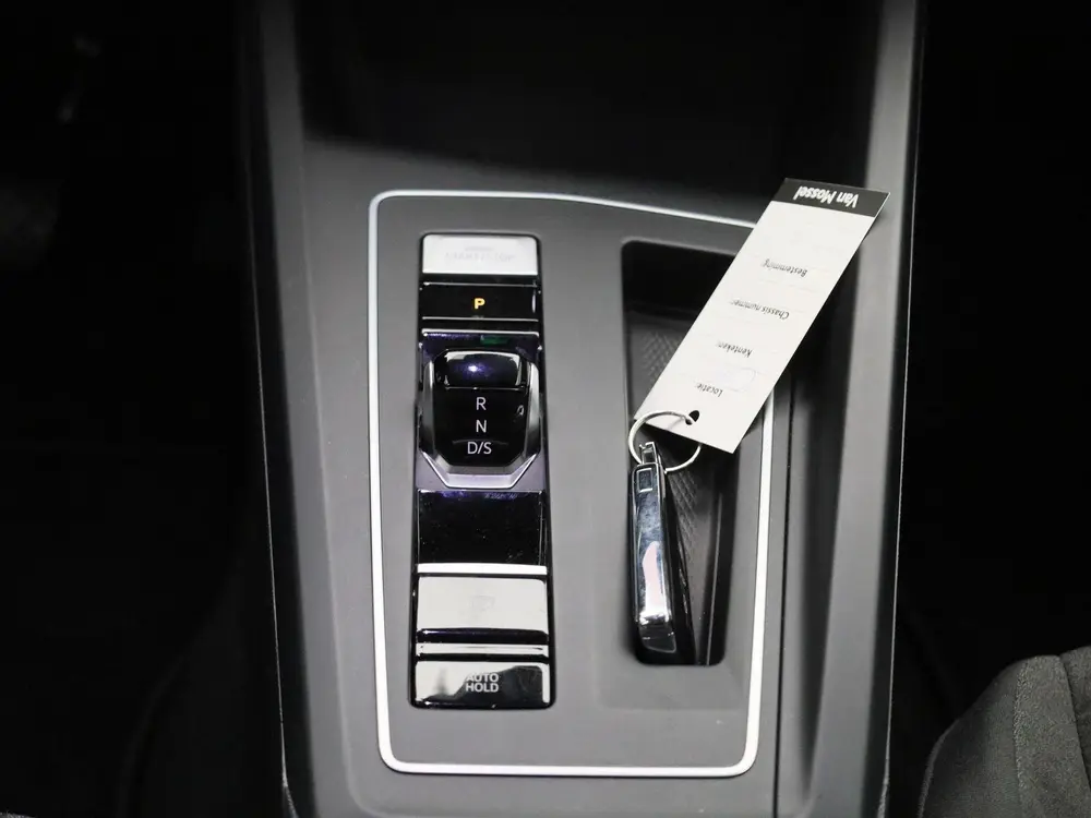Volkswagen Golf 1.5 eHybrid Life Edition SoH 100% | Navigati uit 2025, foto 10