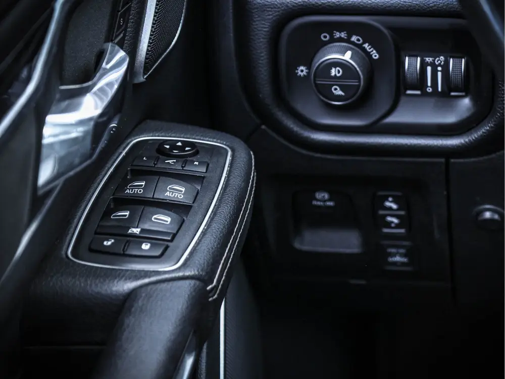 Dodge Ram 1500 | 5.7L HEMI V8 400 uit 2022, foto 15