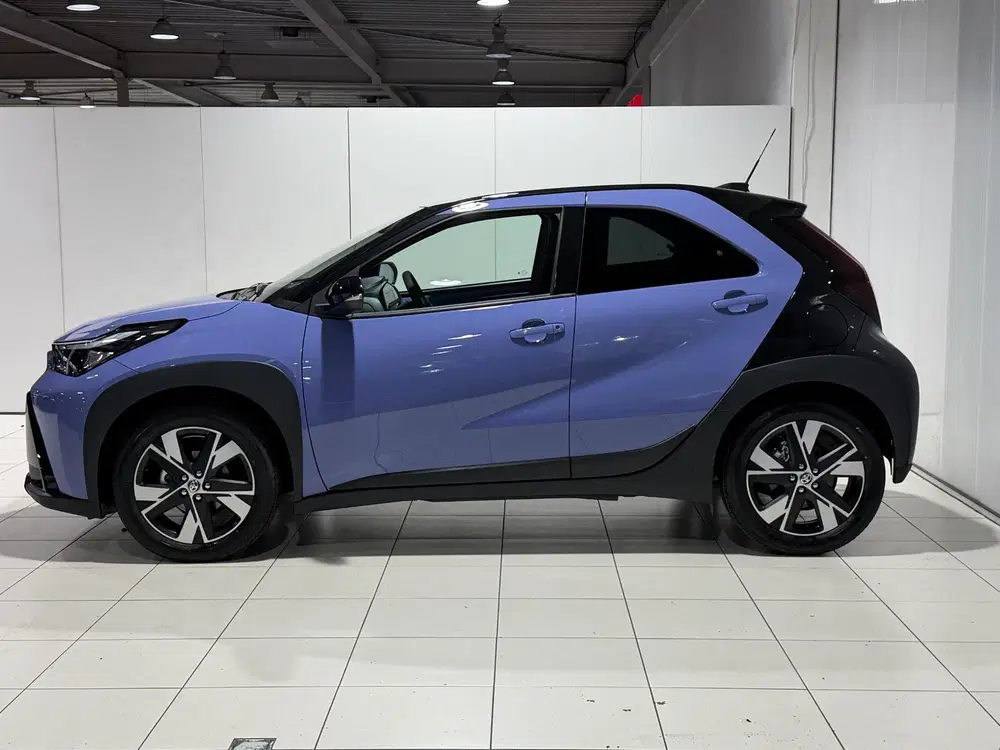 Toyota Aygo X Hybrid 115 pulse Direct leverbaar Automaat uit 2025, foto 15