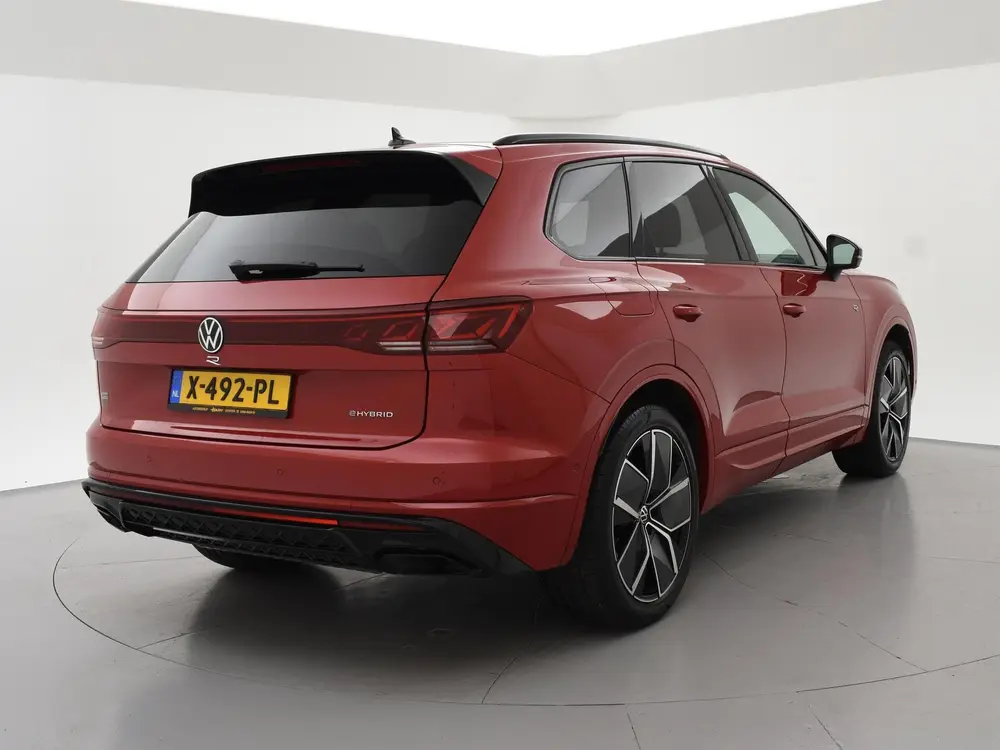 Volkswagen Touareg R 3.0 TSi V6 eHybrid 4MOTION R 462 PK *CH uit 2024, foto 2