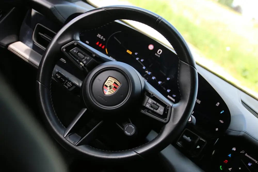 Porsche Taycan 4S Performance 94 kWh €146.000- np SOH 93 uit 2020, foto 17