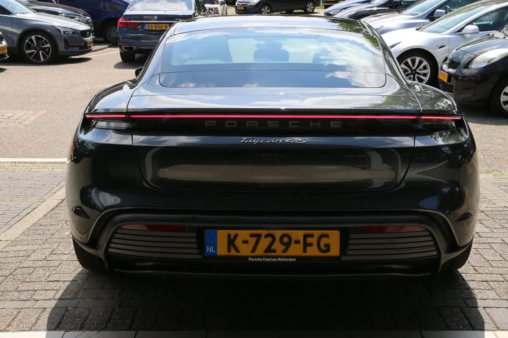 Porsche Taycan 4S Performance 94 kWh €146.000- np SOH 93 uit 2020, foto 6