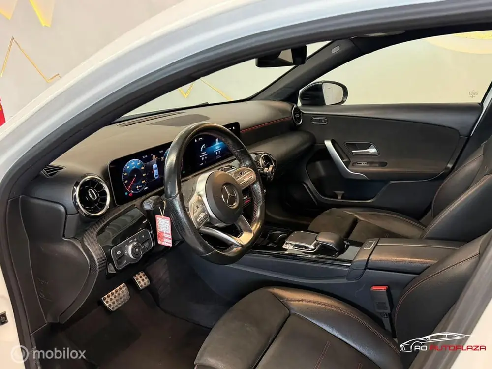 Mercedes-Benz A-Klasse Mercedes A-klasse 200 AMG Limousine Panorama/Camera/Widescre uit 2019, foto 3