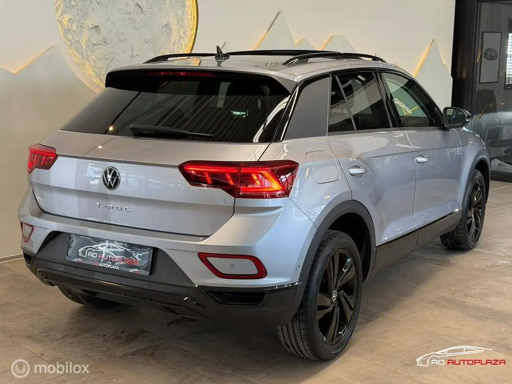 Volkswagen T-Roc 1.5 TSI Panorama/IQ Light/Stoelverwarming/B uit 2022, foto 2