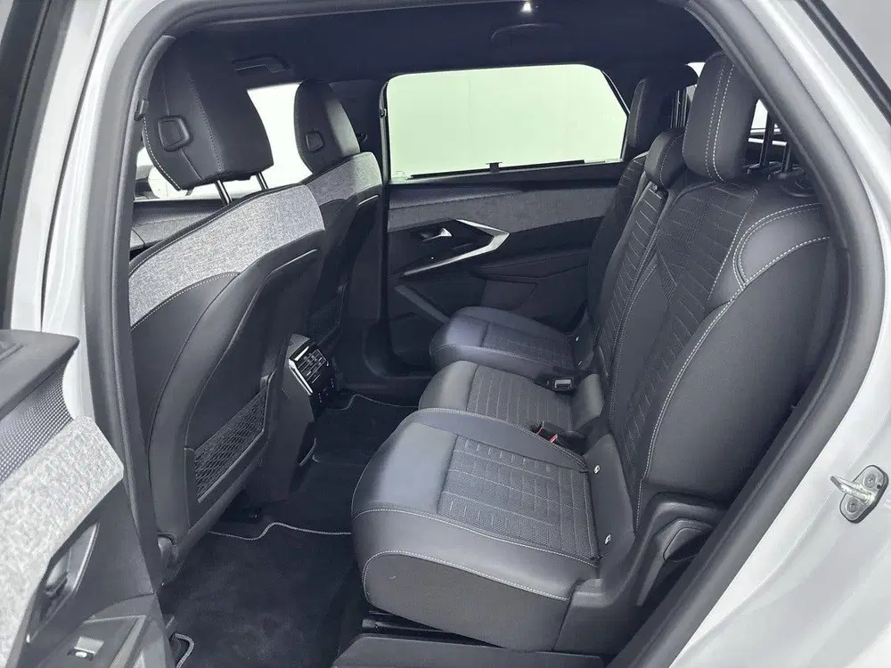 Peugeot 5008 SUV 136pk Hybrid Automaat GT uit 2025, foto 14