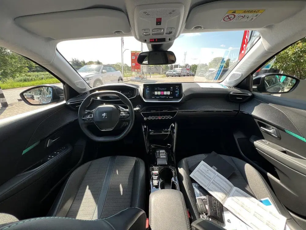 Peugeot 208 EV Allure Pack 50 kWh 136pk Automaat uit 2022, foto 6