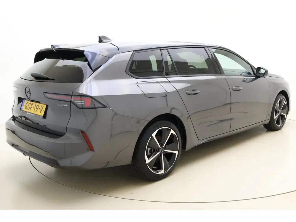 Opel Astra Sports Tourer 1.2 Turbo Hybrid GS 145 PK A uit 2024, foto 2