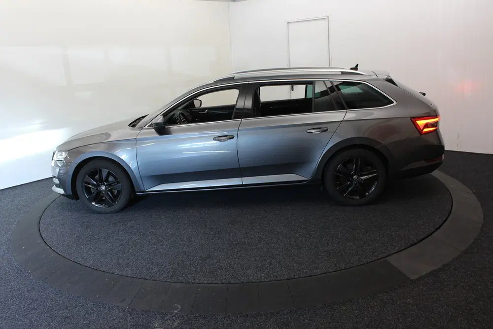 Skoda Superb 1.4 TSI iV Style Vol leder 360ºCam El aKle uit 2022, foto 16