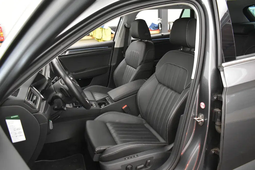Skoda Superb 1.4 TSI iV Style Vol leder 360ºCam El aKle uit 2022, foto 8