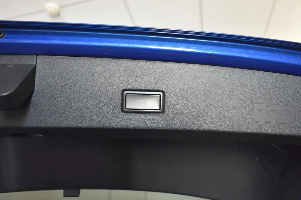 Volkswagen T-Roc 1.0 TSI Style Buss EL aKlep Trekh Navi app uit 2019, foto 11