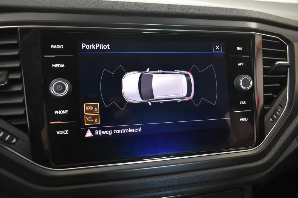 Volkswagen T-Roc 1.0 TSI Style Buss EL aKlep Trekh Navi app uit 2019, foto 5