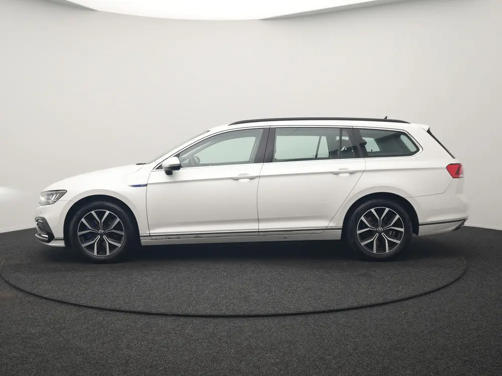 Volkswagen Passat Variant 1.4 TSI GTE Business PHEV 218pk De uit 2022, foto 2