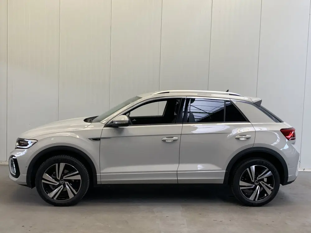 Volkswagen T-Roc 1.5 TSI R-Line 150PK IQ LIGHT-CAMERA-NAVI-A uit 2024, foto 4